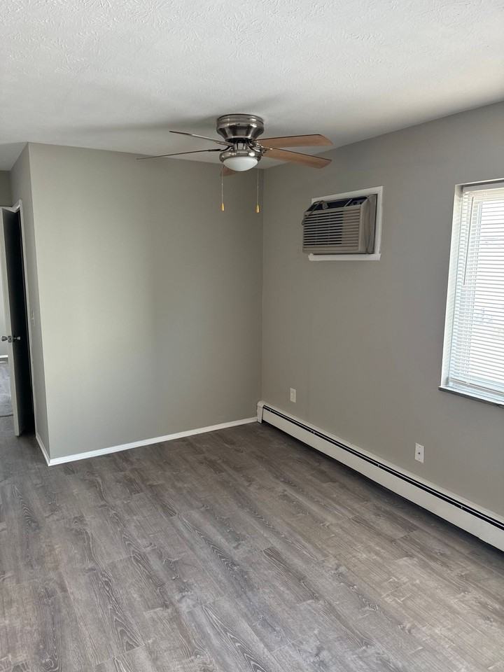 12204 Madison Ave - Photo 2 of 11