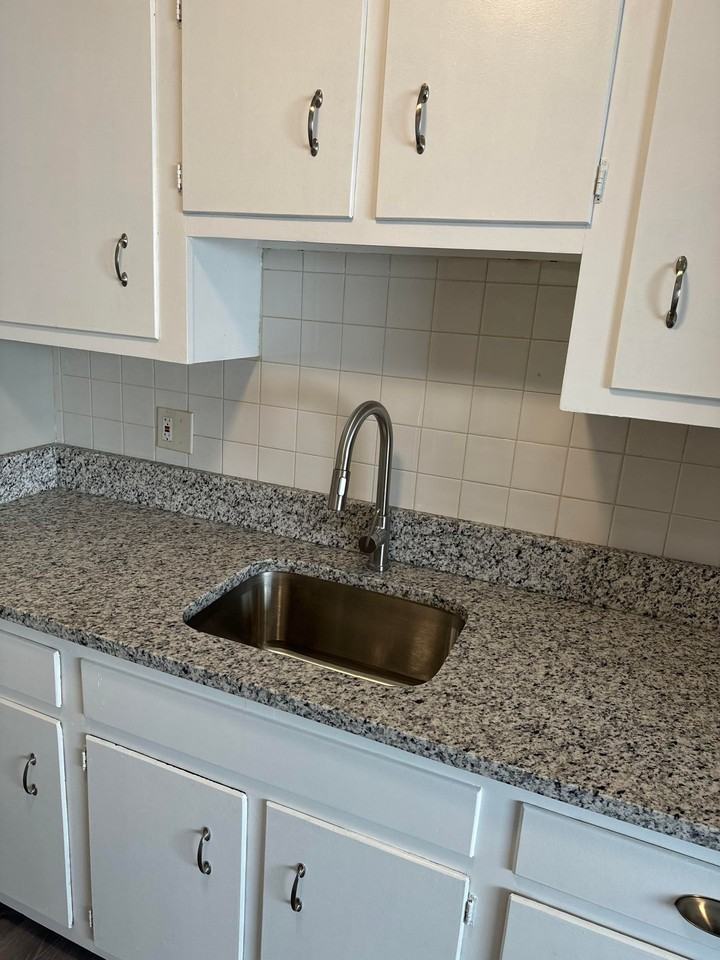 12204 Madison Ave - Photo 3 of 11