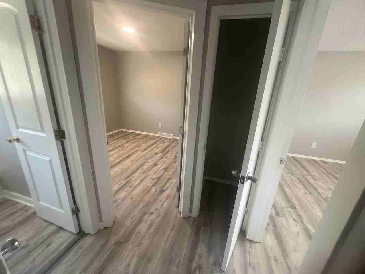 601-605 Abbe Rd - Photo 6 of 7