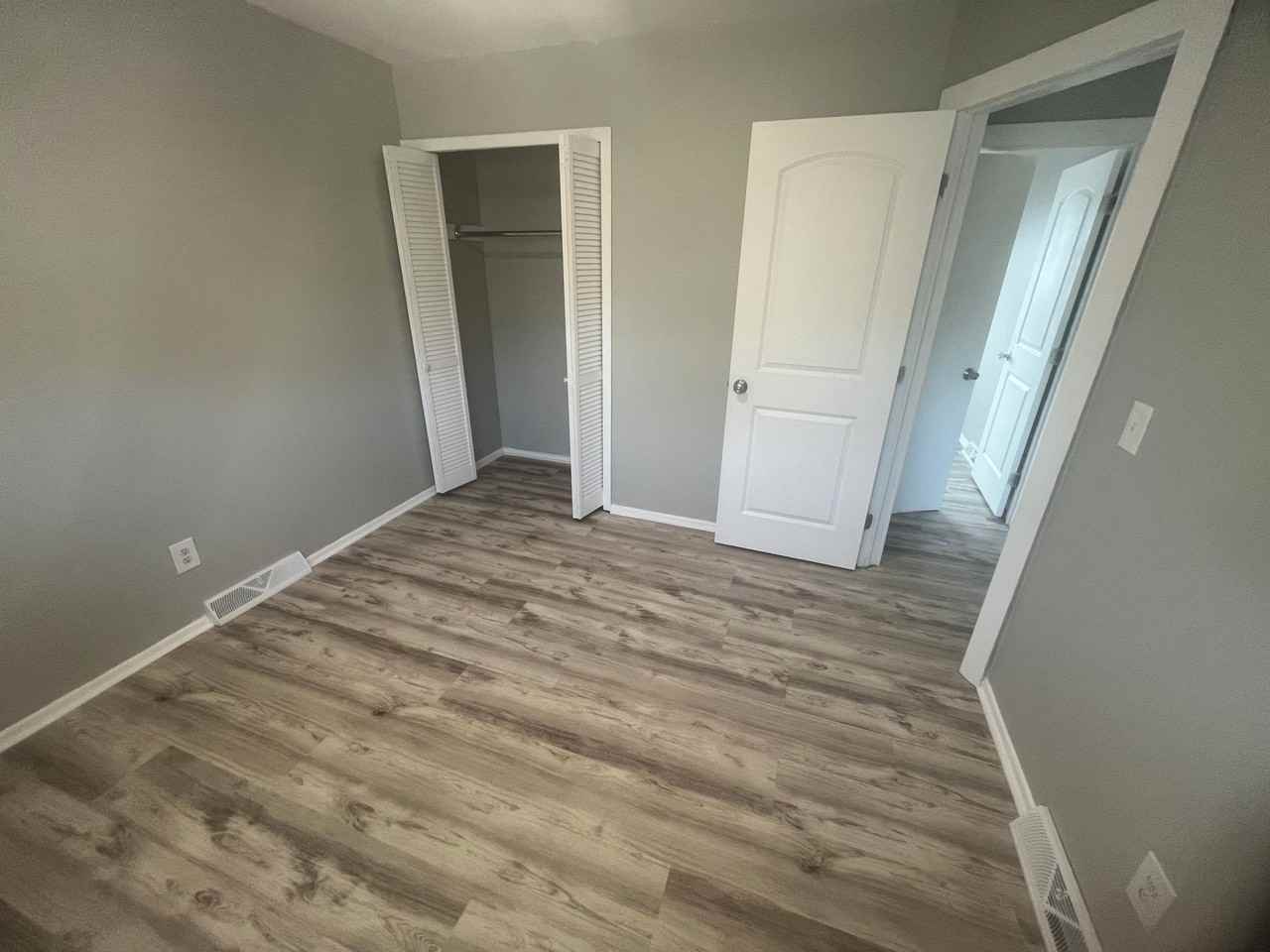 601-605 Abbe Rd - Photo 7 of 7