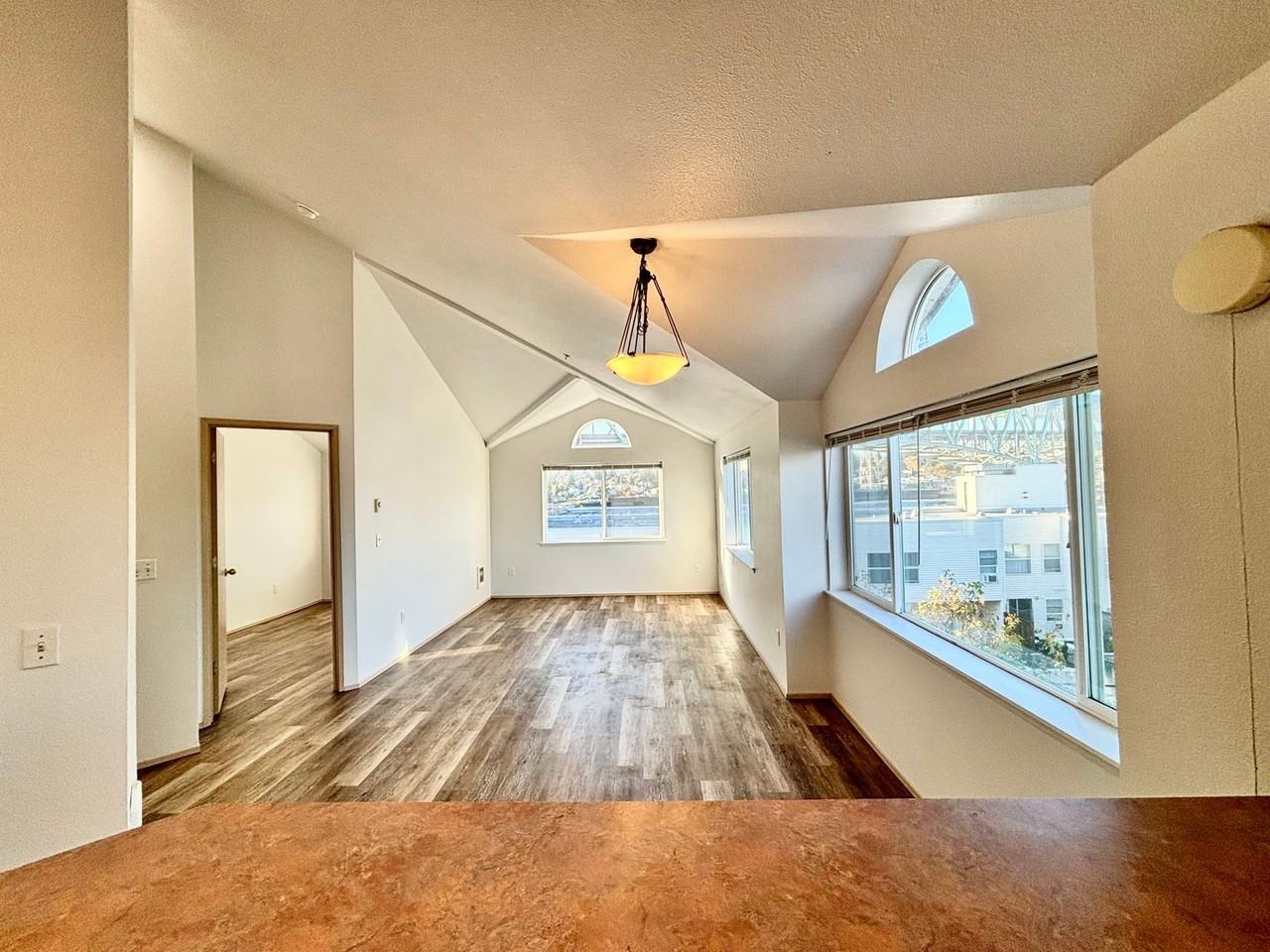 3221 TG FRANKLIN AVENUE FLATS LLC Apartments 3221 Franklin Ave E