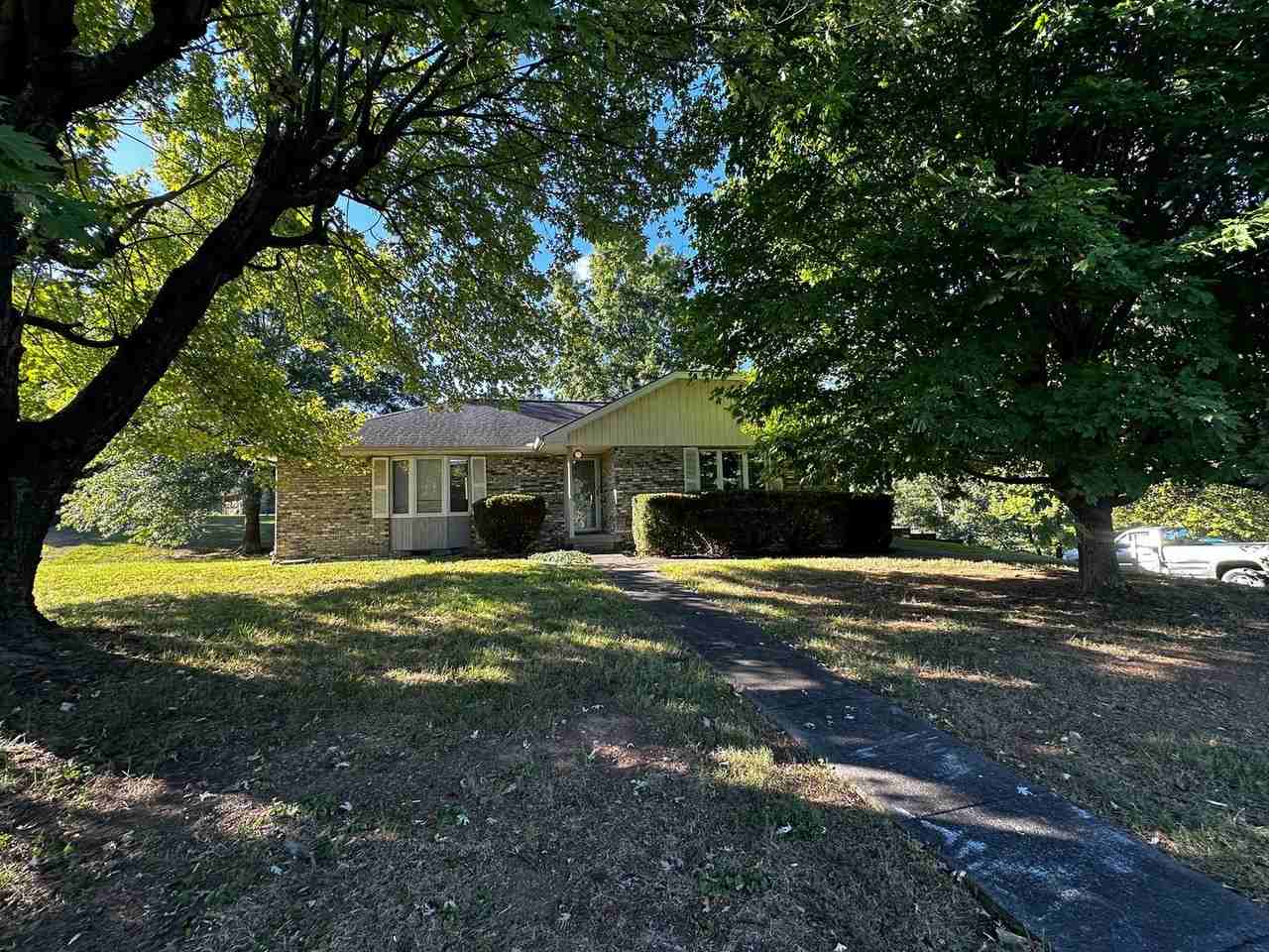 493 Barbara Dr - Photo 2 of 44