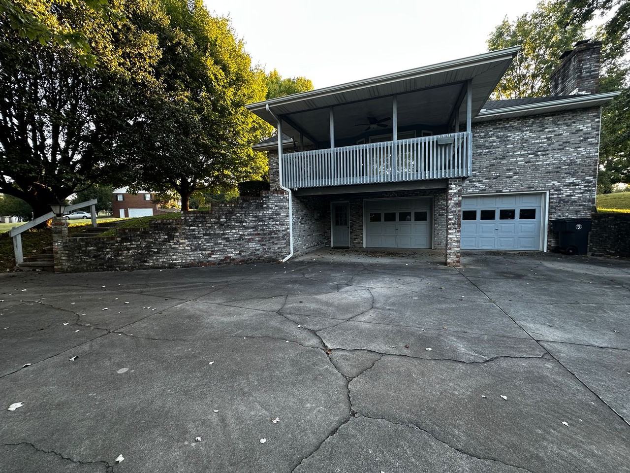 493 Barbara Dr - Photo 4 of 44