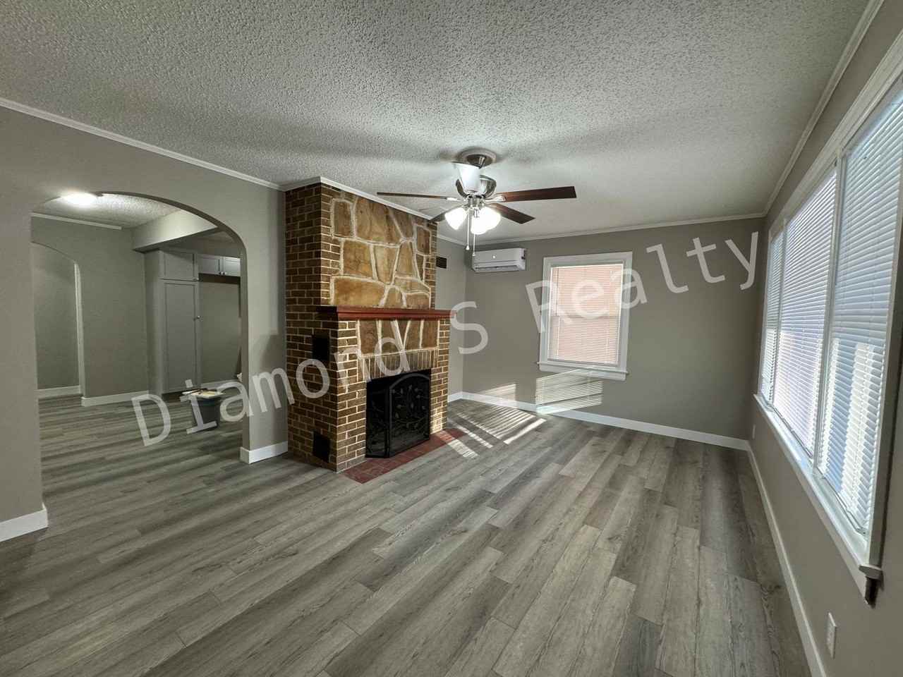 1213 S National Ave - Photo 3 of 13