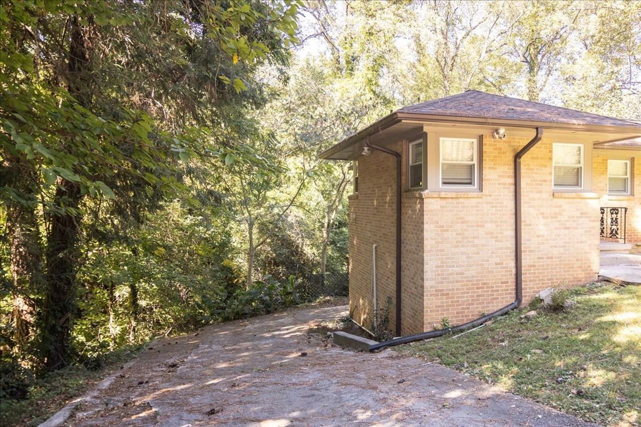 120 Scott Blvd #B - Photo 3 of 17