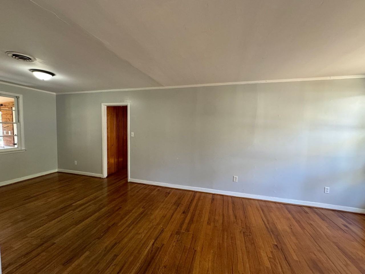 1143 Lakewood Dr - Photo 5 of 22