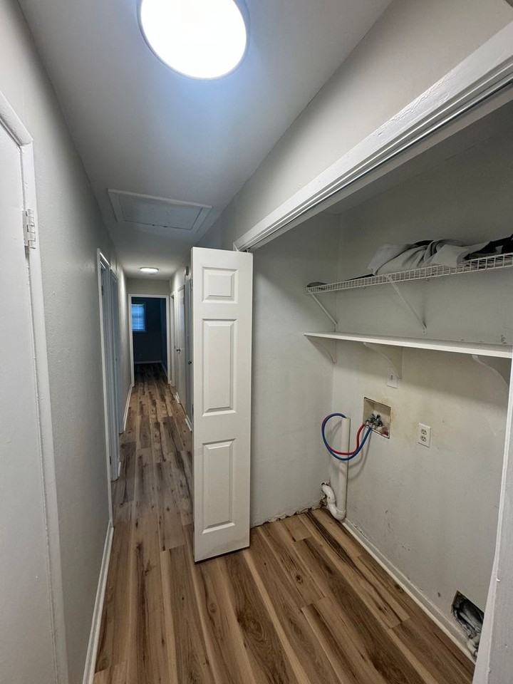 9434 9434 Palmetto Lane  - Main House - Photo 7 of 16