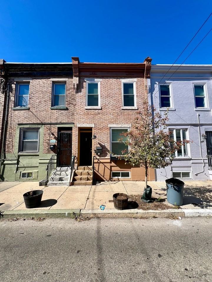 1524 S Ringgold St - Photo 3 of 23
