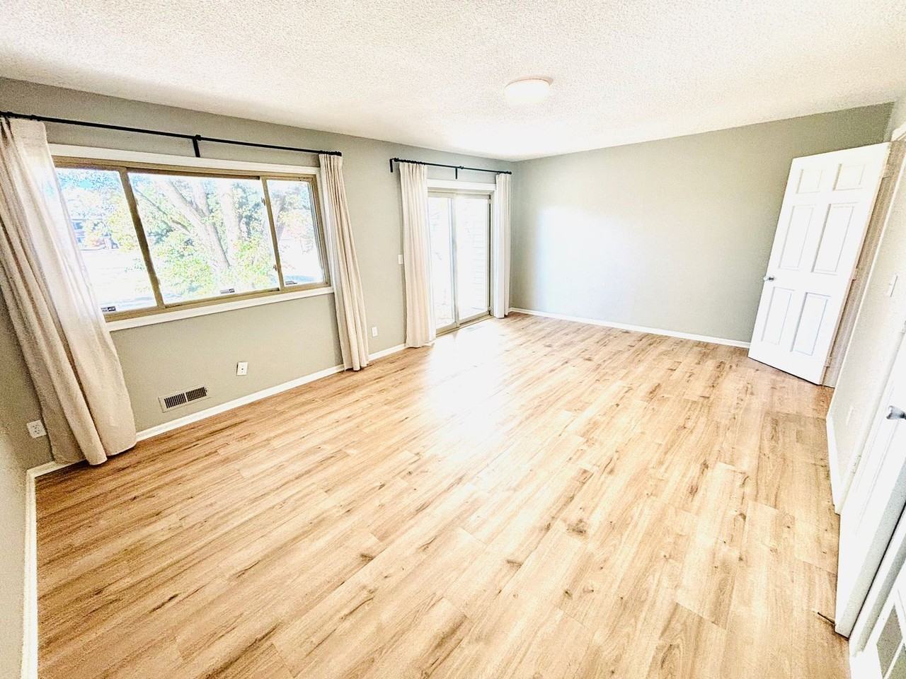 7368 143rd Street Ct - Photo 5 of 17