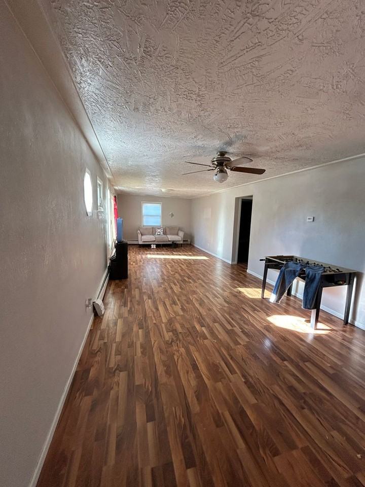 1016 11th Ave W - Photo 4 of 7