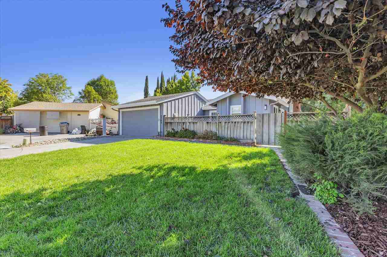 5342 Birch Grove Dr - Photo 3 of 34