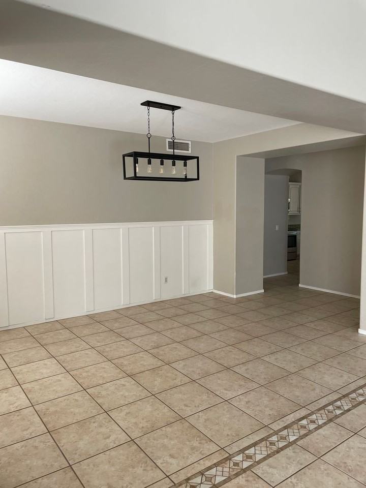 2124 S Stuart Ave - Photo 5 of 23