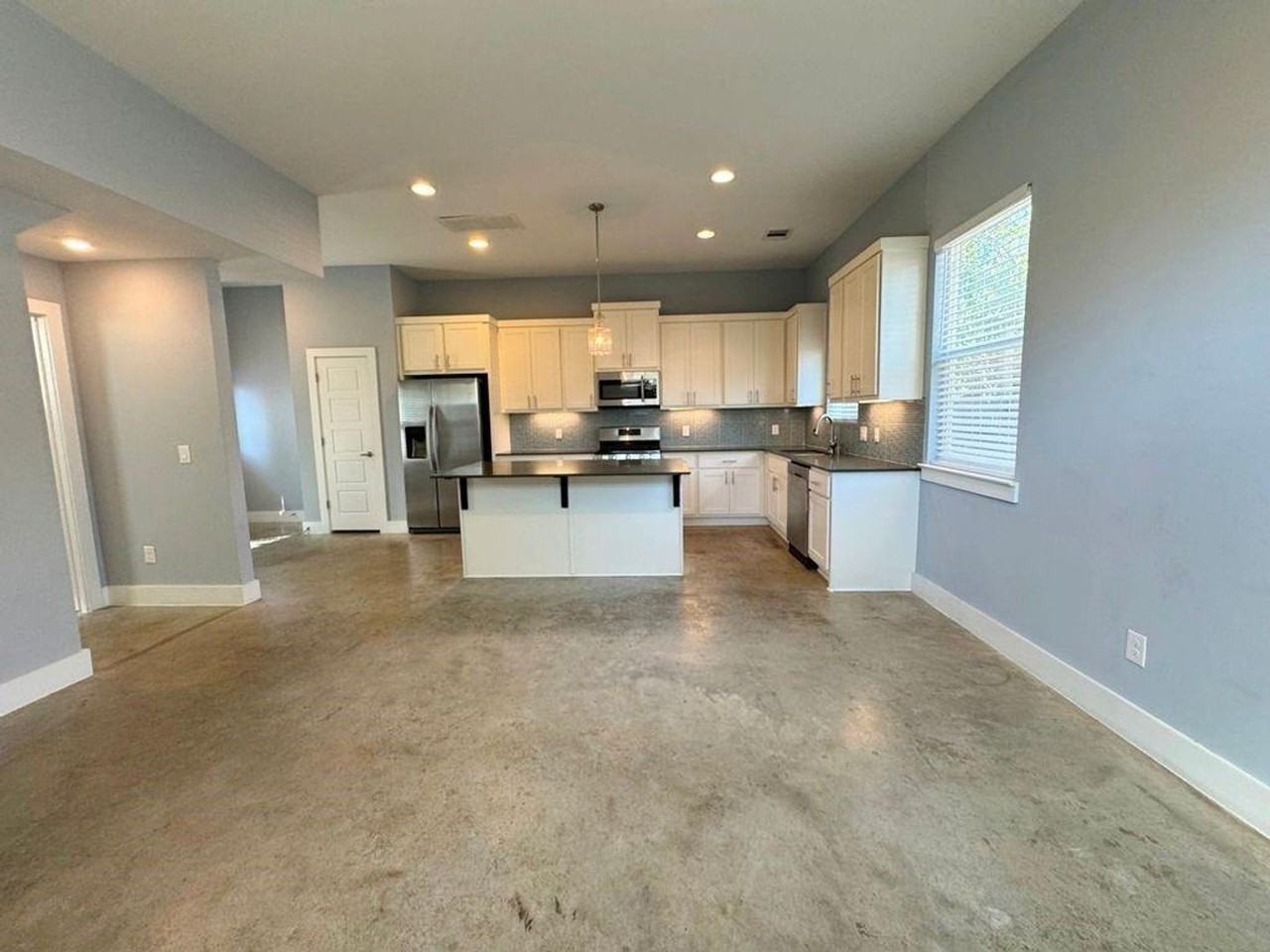 6201 Felix Ave - Photo 5 of 42