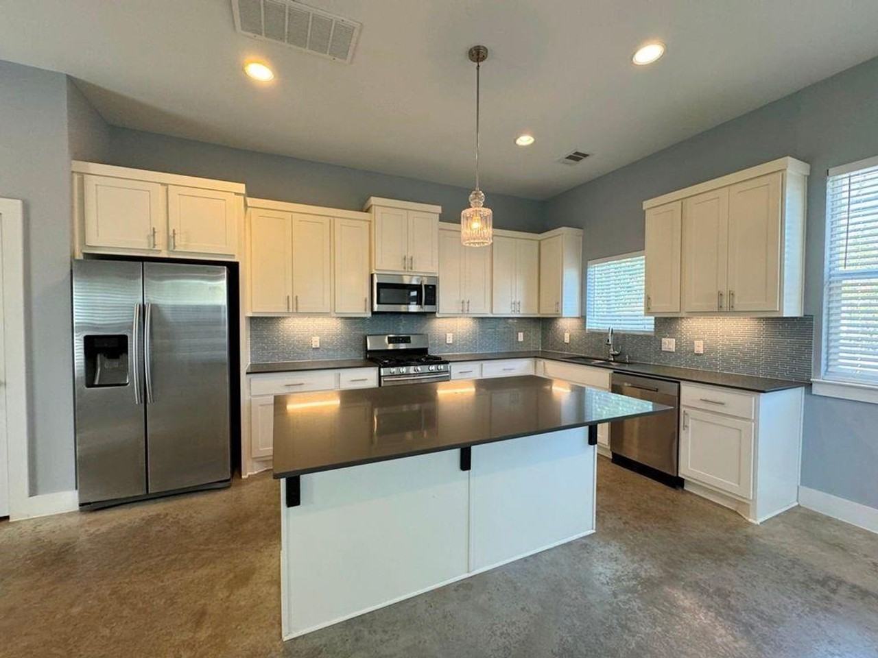 6201 Felix Ave - Photo 6 of 42