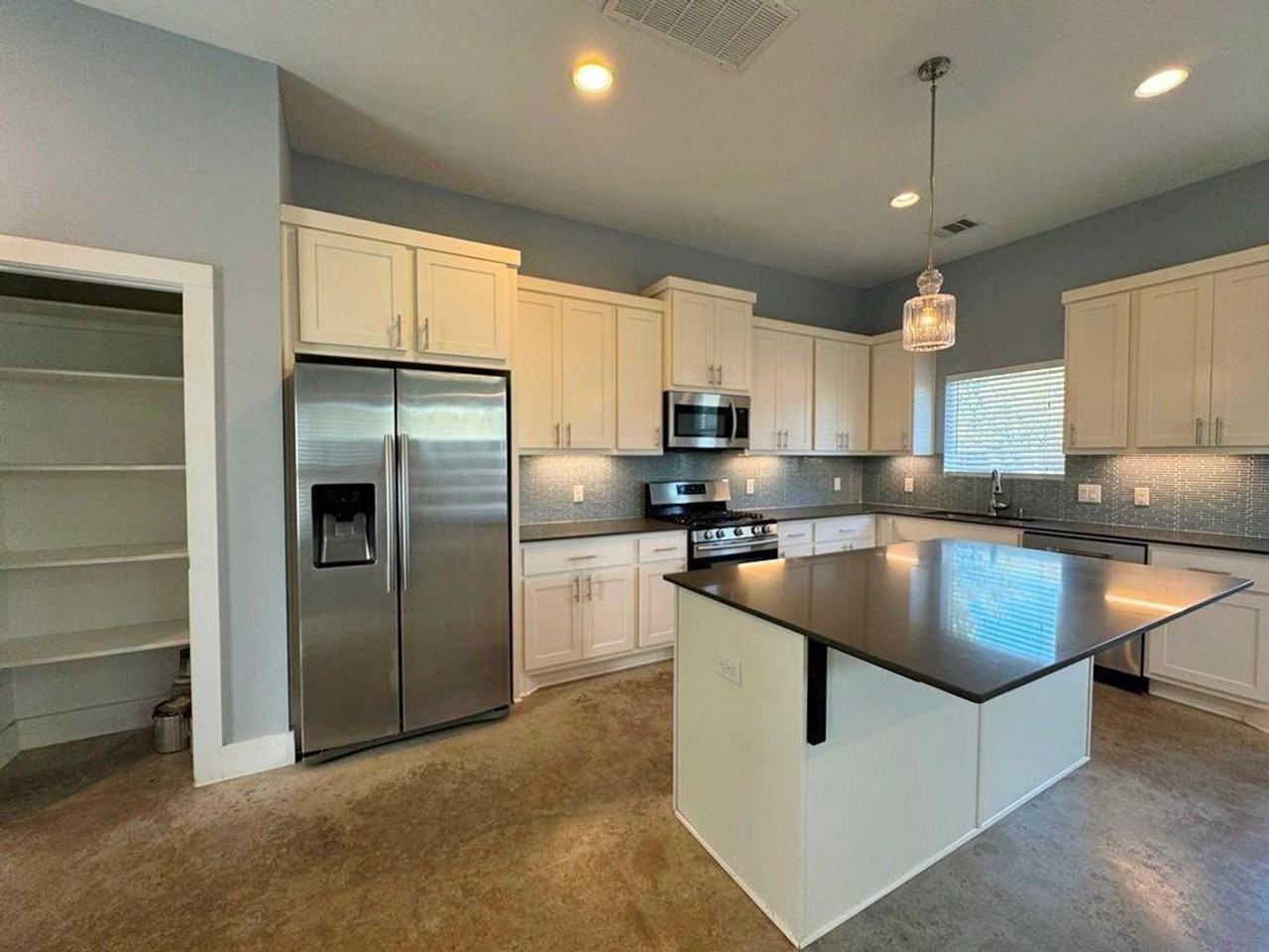 6201 Felix Ave - Photo 7 of 42