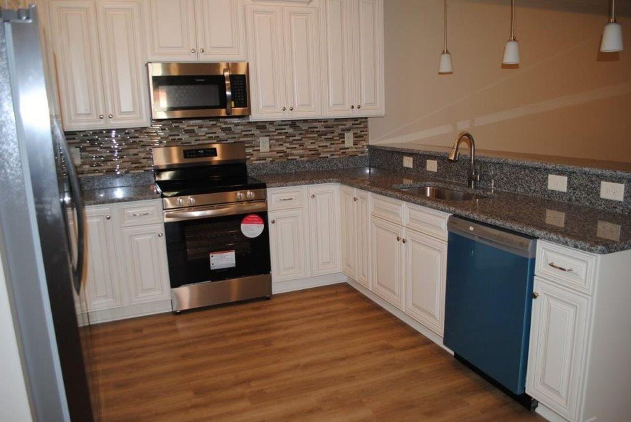 128 Hallandale Ln - Photo 2 of 23