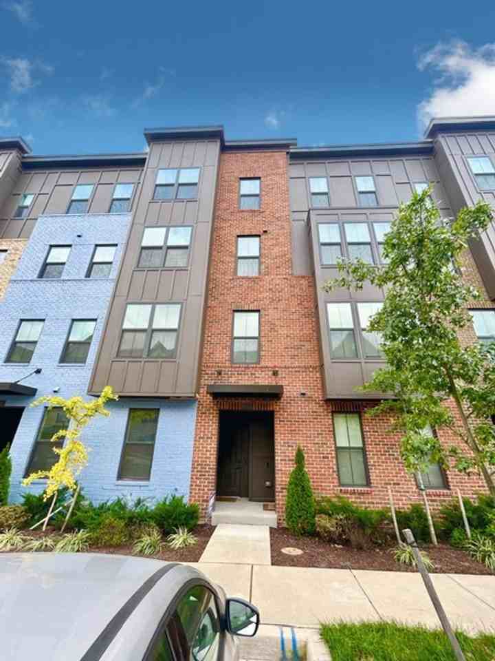 10025 Ruffian Way - Photo 3 of 36