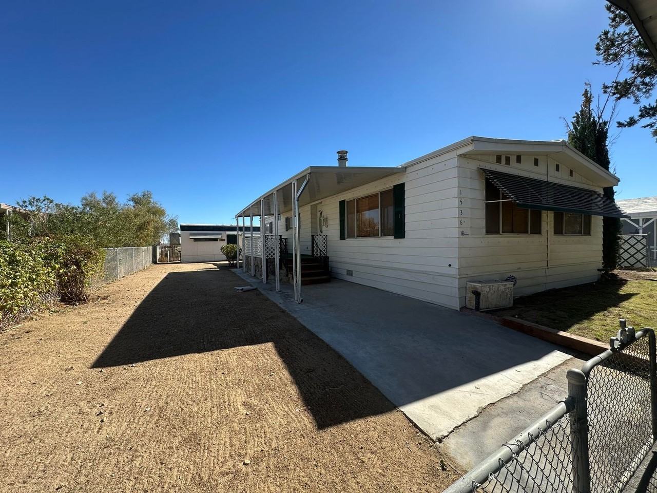 1536 Saguaro St - Photo 2 of 24