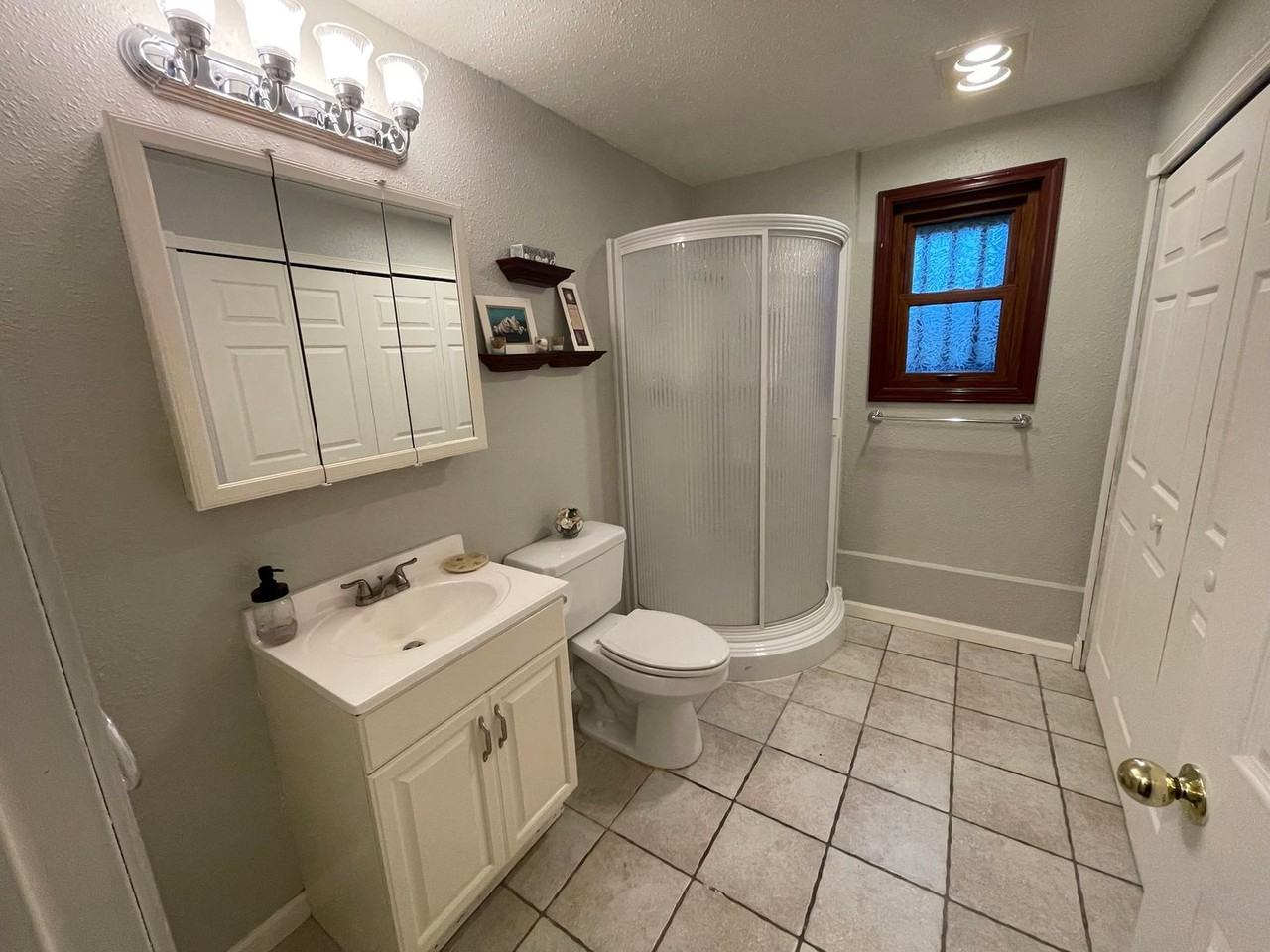 555 Nw Fairhaven Dr - Photo 5 of 15