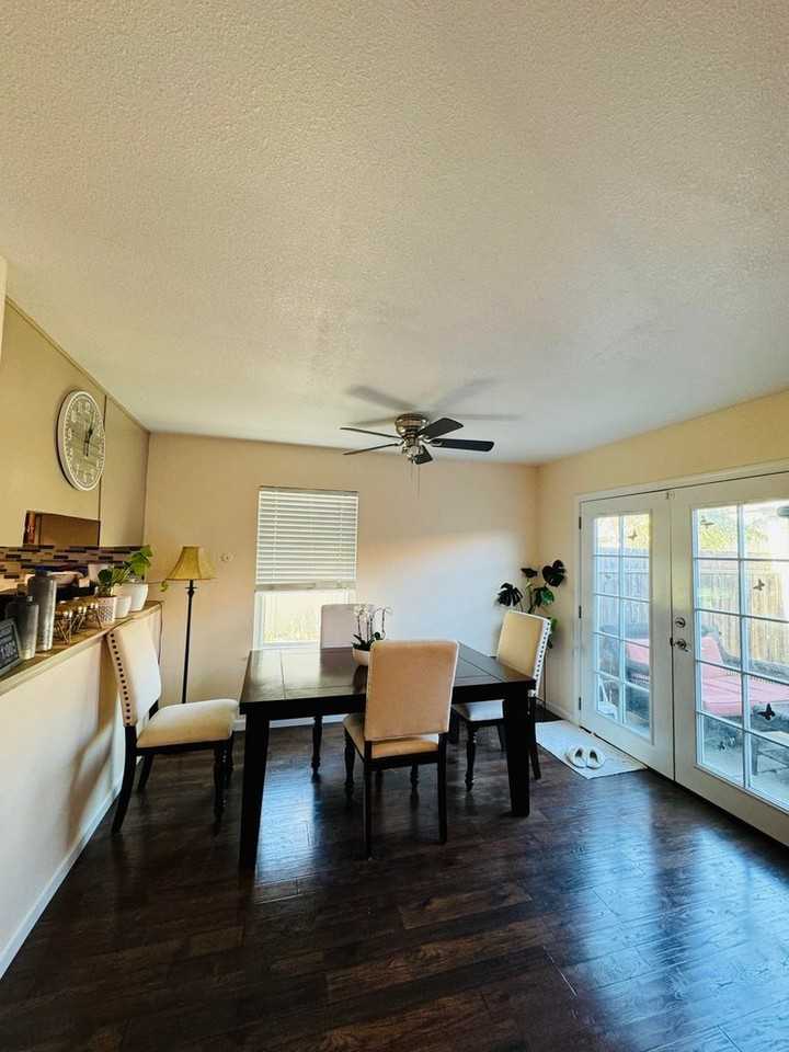 116 Rainier Ln - Photo 2 of 12