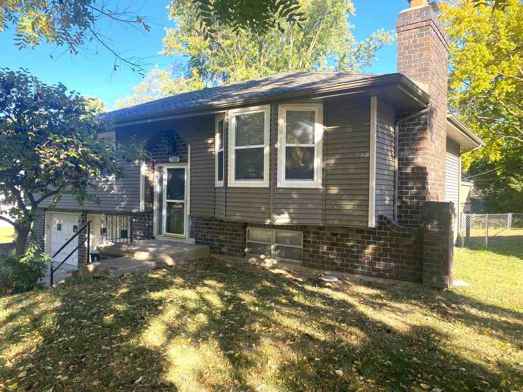 230 Ne 82nd St - Photo 2 of 16