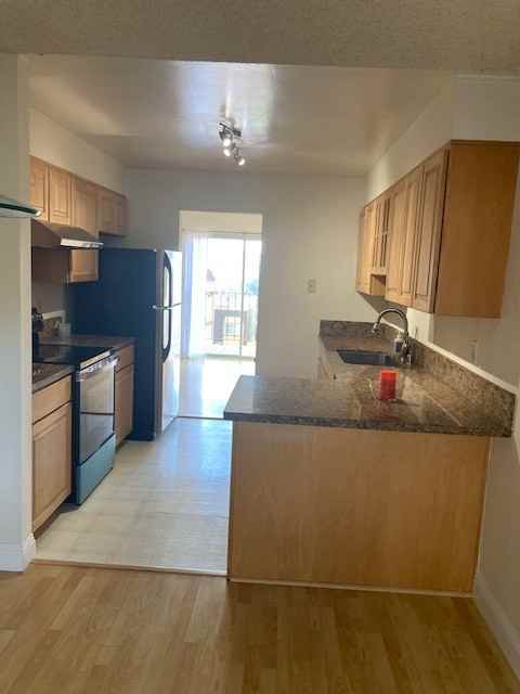 843 Ridge Ct - Photo 2 of 12