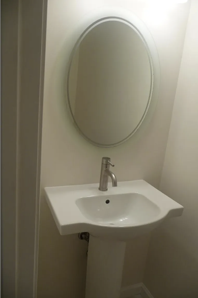 843 Ridge Ct - Photo 3 of 12