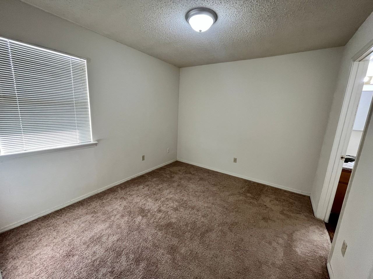 Southpoint Apartments - Photo 7 of 27