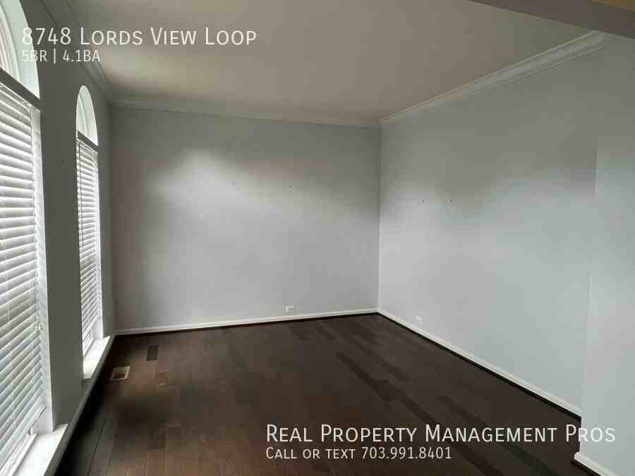 8748 Lords View Loop - Photo 2 of 39