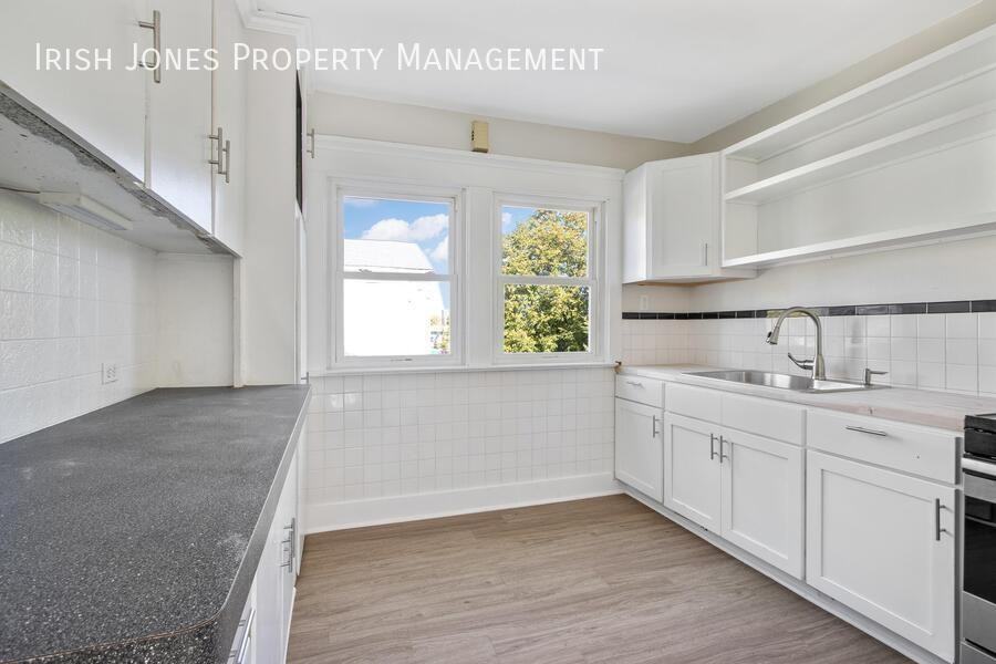 2518 Delaware Ave - Photo 4 of 19