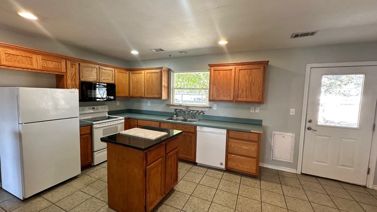 4800 N Us Highway 281 #NA - Photo 3 of 34