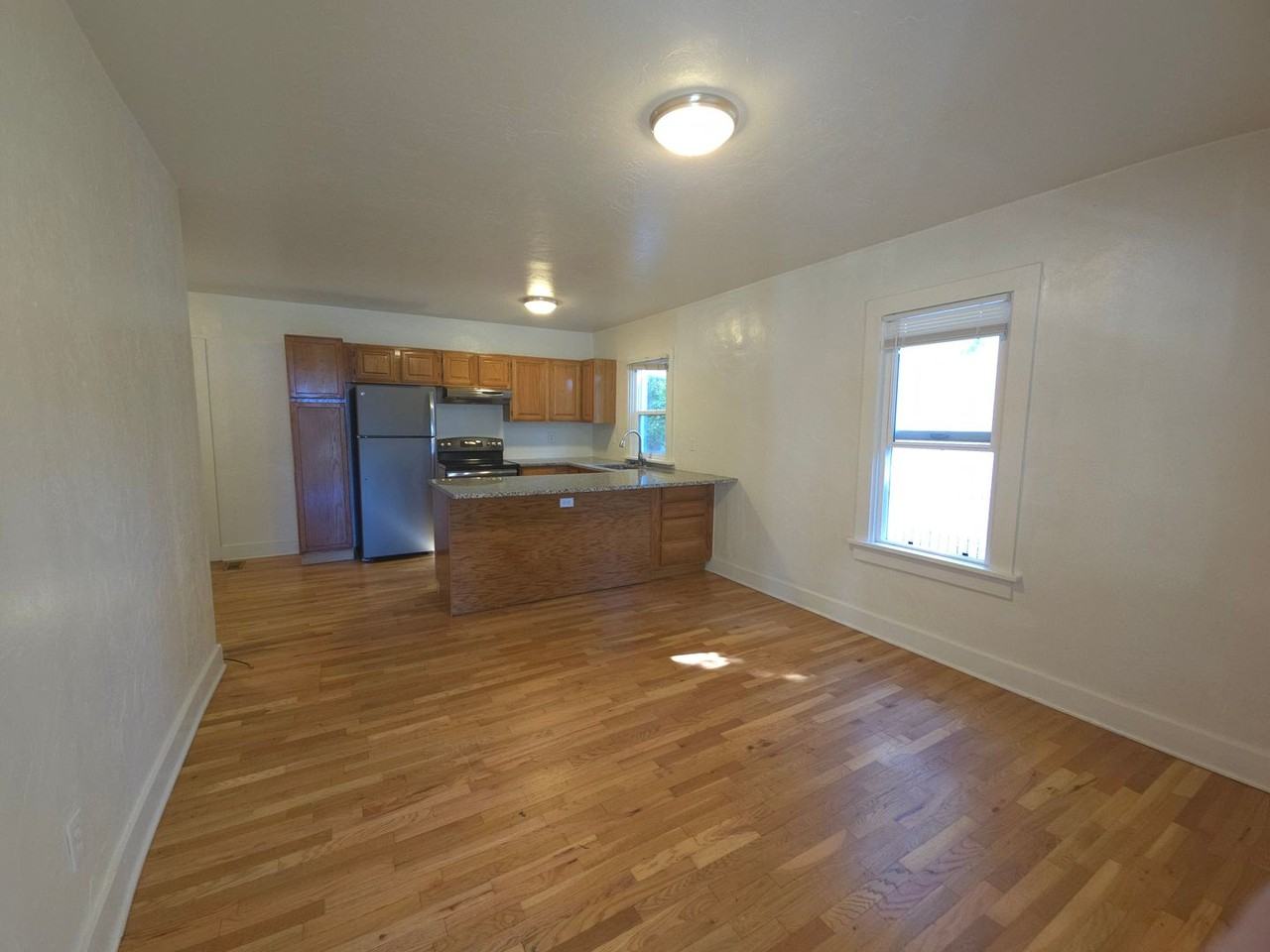 2321 Grove St. - Photo 5 of 37