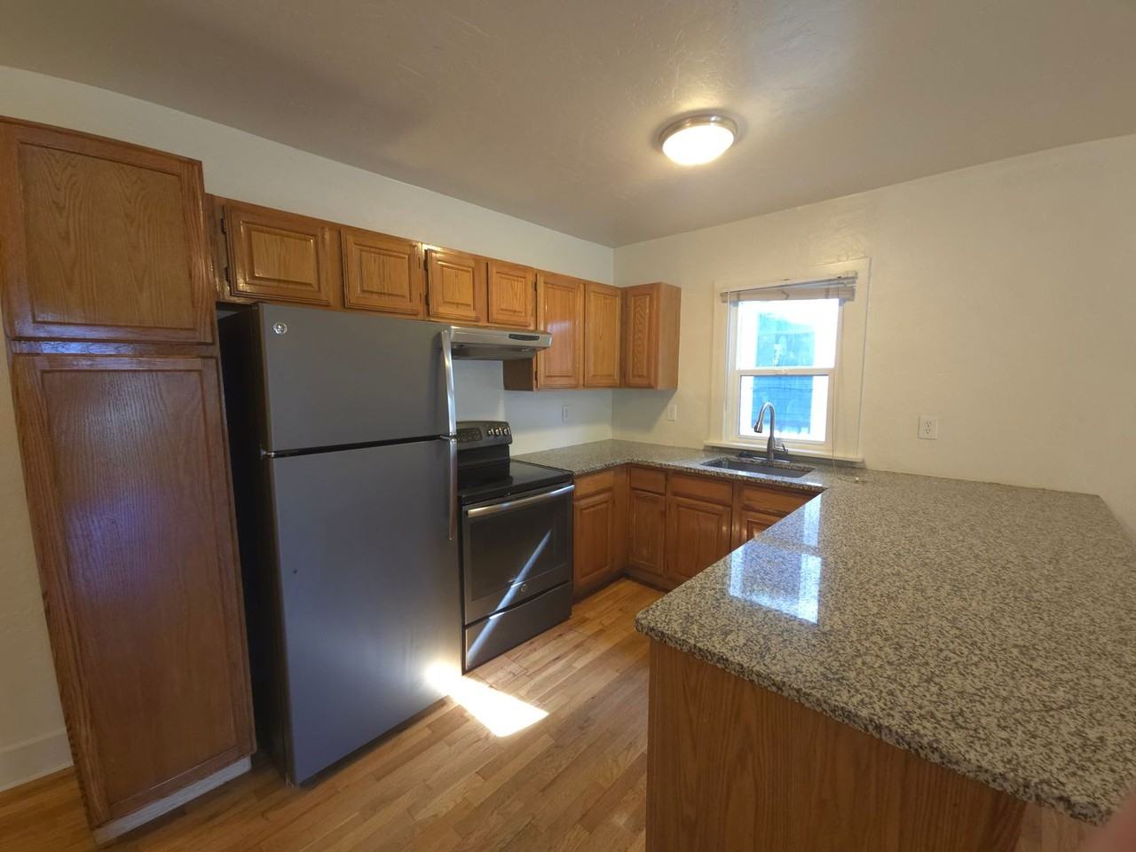 2321 Grove St. - Photo 7 of 37
