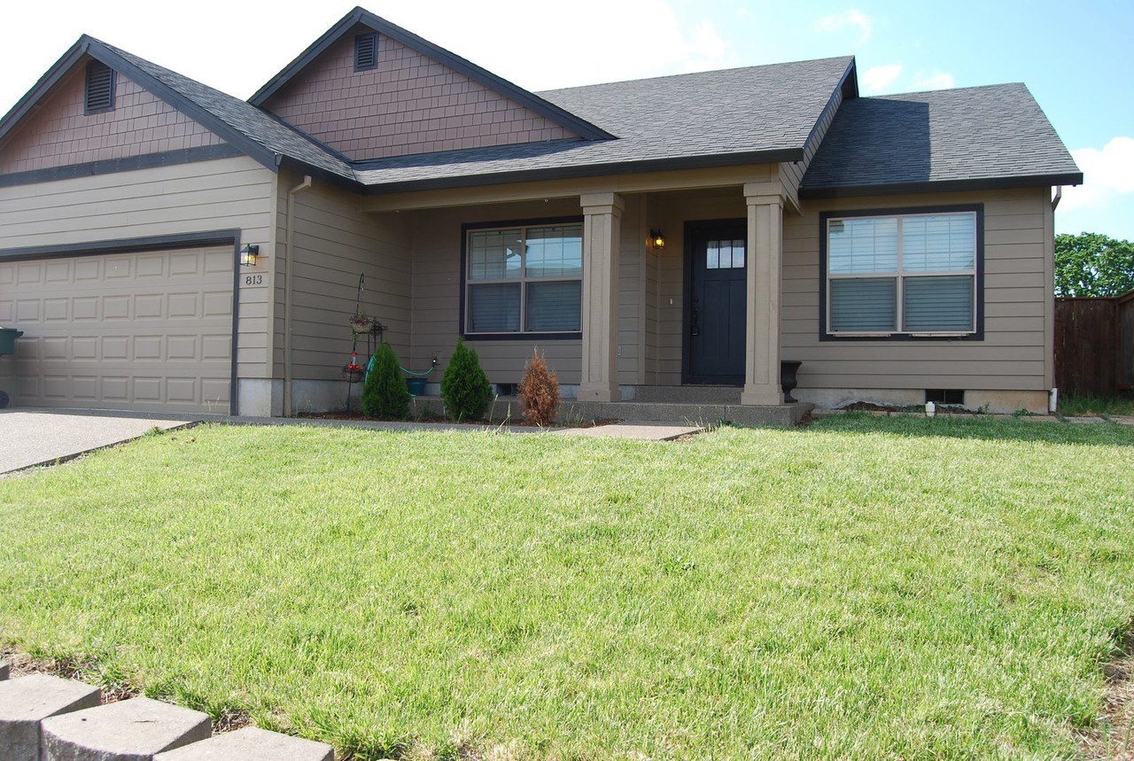 813 Marion Ct - Photo 2 of 15
