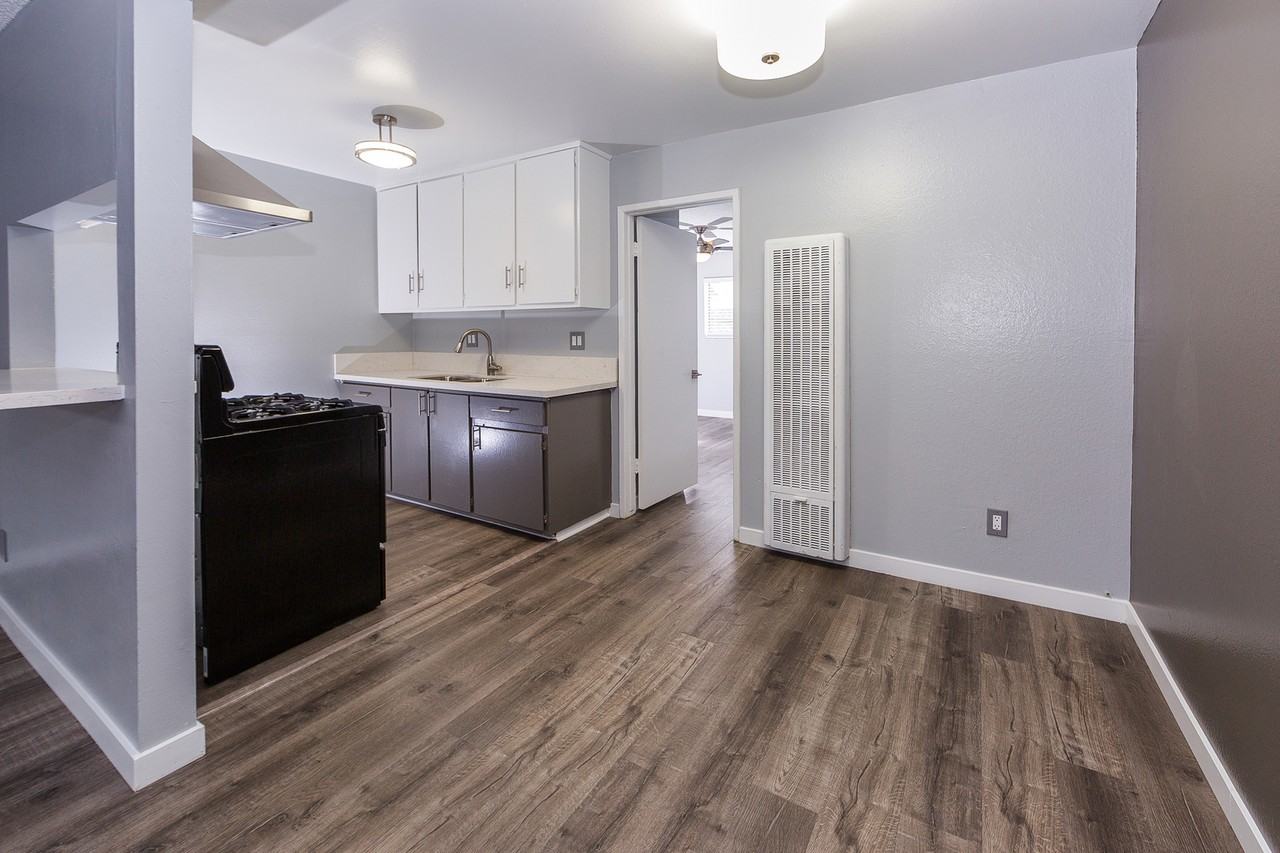 2455 Pasadena Avenue - Photo 3 of 14