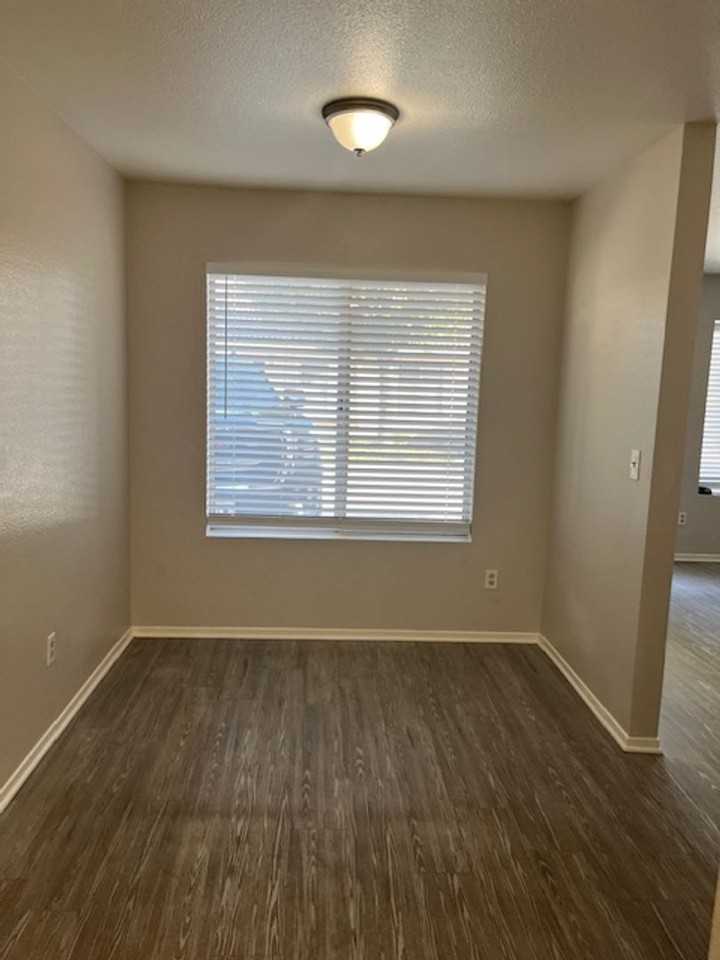 3118B - Photo 3 of 12