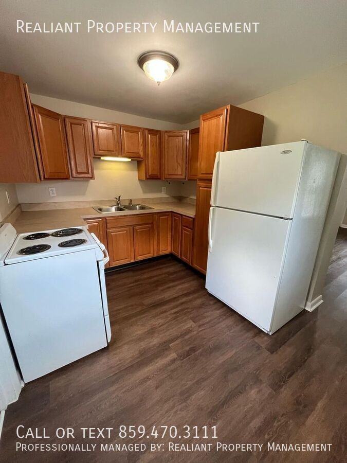 317 Bellevue Ave - Photo 2 of 6