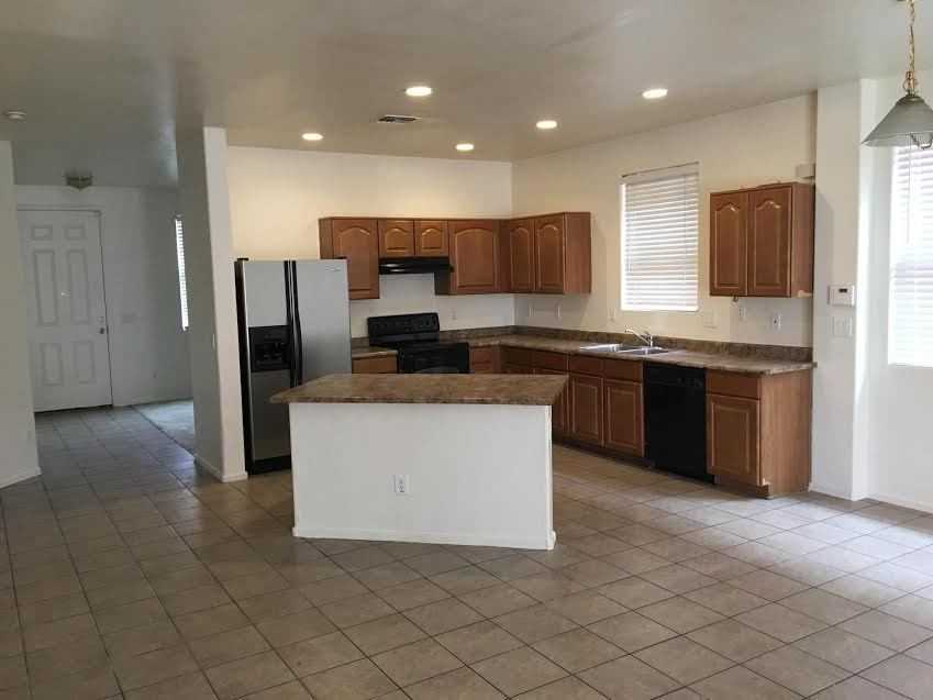 3011 W Dunbar Dr - Photo 3 of 50