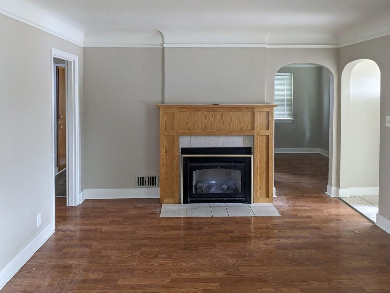 495 21st St Se - Photo 2 of 8