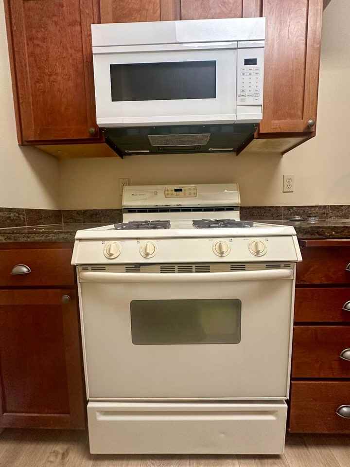 226 Grant St - Photo 4 of 10