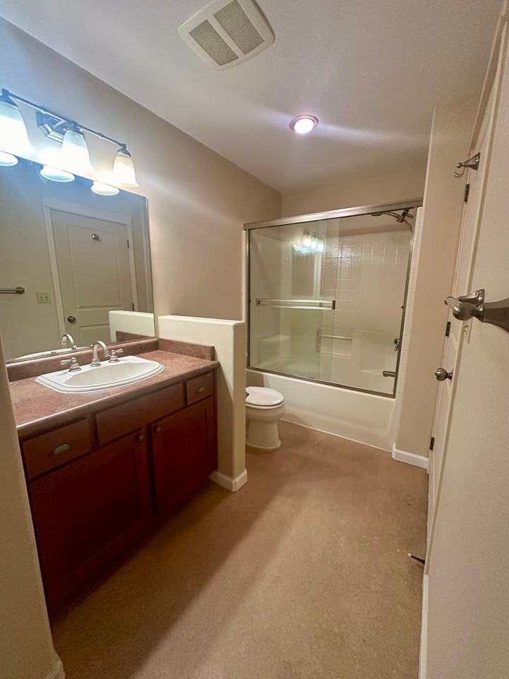 226 Grant St - Photo 7 of 10