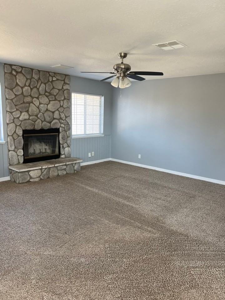 1128 Argus Ave - Photo 2 of 14