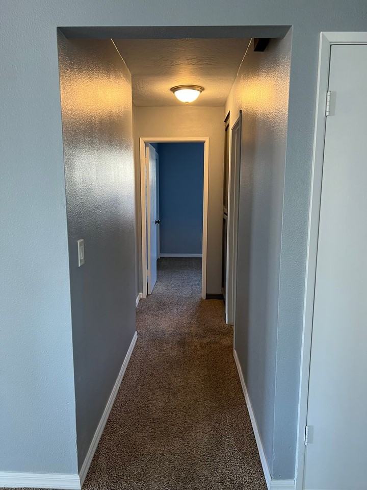 1128 Argus Ave - Photo 5 of 14