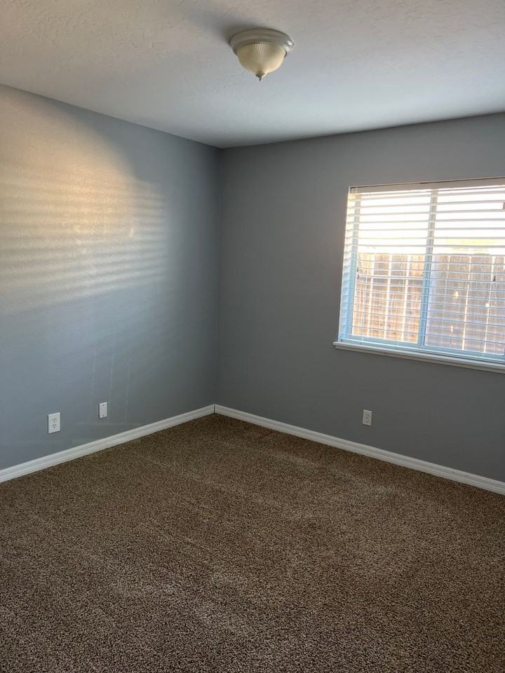 1128 Argus Ave - Photo 7 of 14