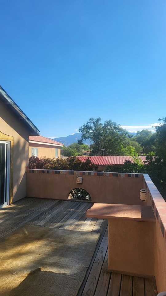 208 Derramadera Ave Ne - Photo 2 of 12