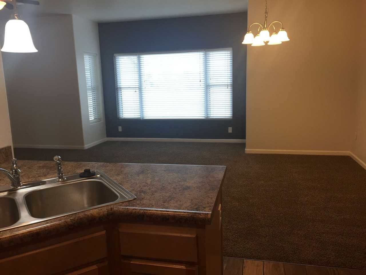 4236 Parkview Dr - Photo 2 of 10