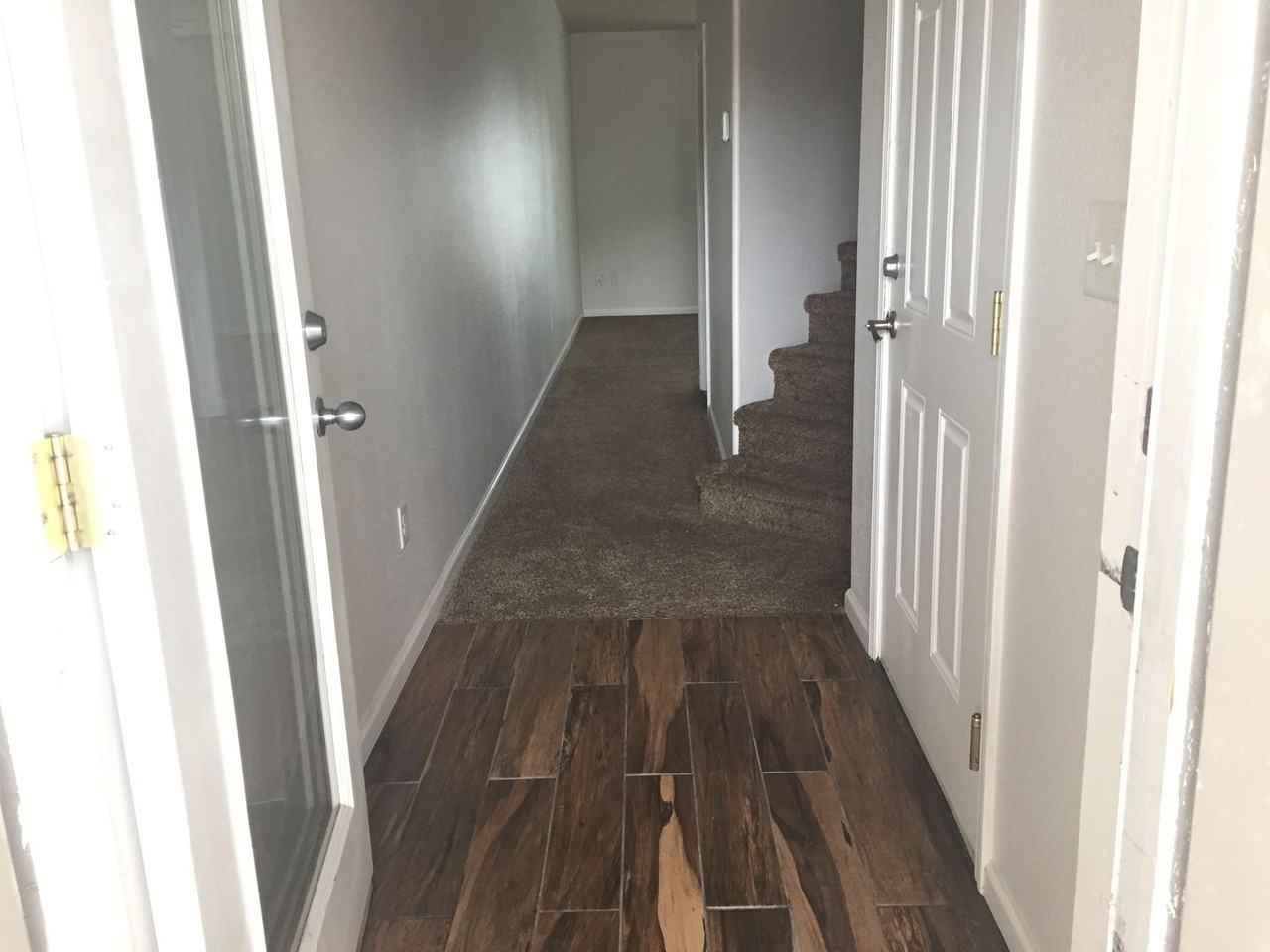 4236 Parkview Dr - Photo 3 of 10