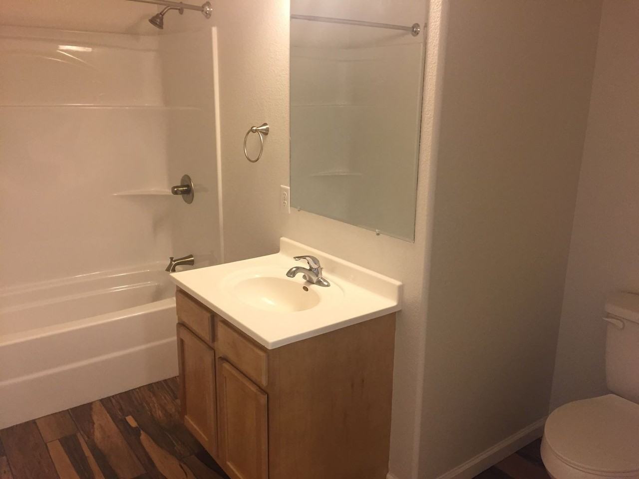 4236 Parkview Dr - Photo 5 of 10