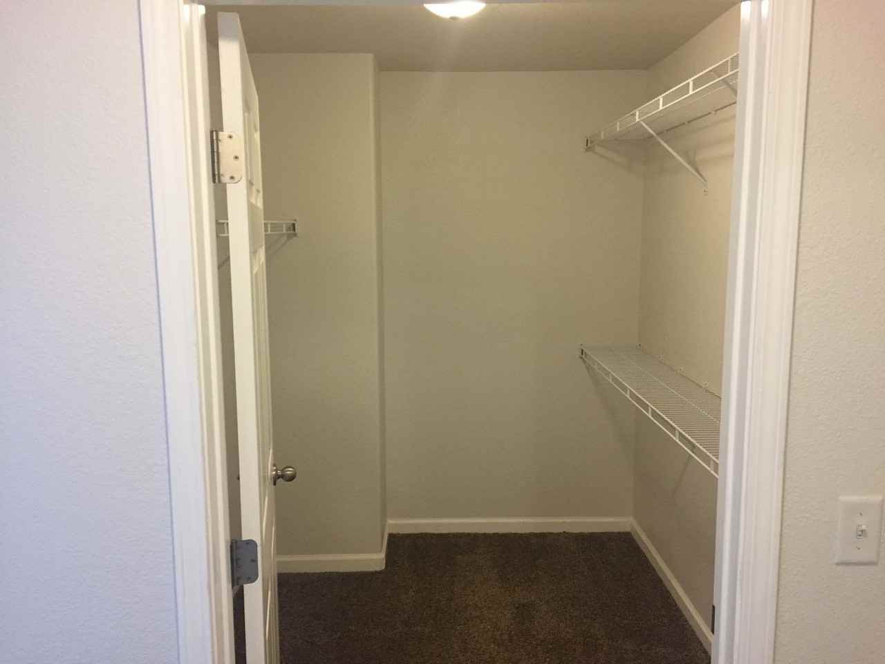 4236 Parkview Dr - Photo 7 of 10