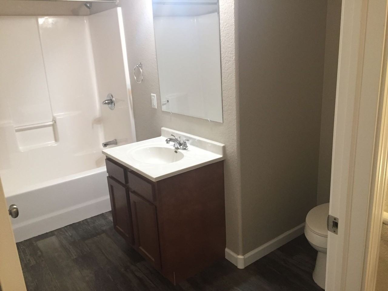 4102 Parkview Dr - Photo 5 of 13